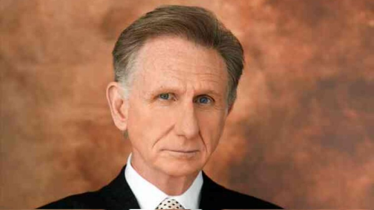 Happy 83 years of age today to Mr. René Auberjonois - Clayton Endicott III on Benson & Odo on Star Trek: Deep Space Nine 

6/1/1940 - 12/8/2019 #Odo #Clayton #DeepSpaceNine #allstartrek