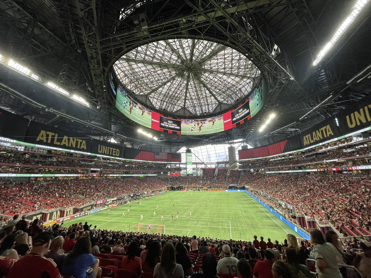 That’s a wrap on the 2022 SVG College Summit! Proud to accept this award on behalf of our awesome crew….great to connect with such talented individuals from across the country. 

Also caught a ⚽️ game at Mercedes Benz Stadium last night to top off the week!