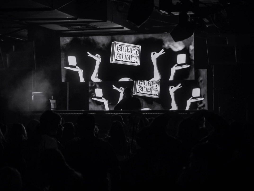 MONEY ON THE DANCE FLOOR 🪩💸