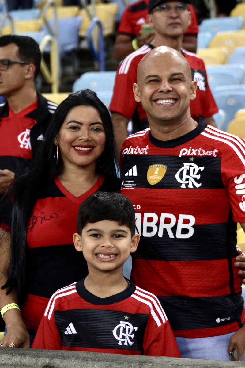 maracana's tweet photo. Nação na área! É #DiaDeFla 🇦🇴
📸 @rsantosarantes https://t.co/uApBjiin0Q