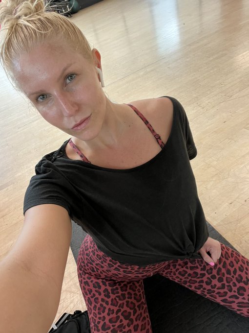 On my knees waiting for you 😈🍆 https://t.co/vp2o8XSy3X<a href="/tag/newprofilepic"class="tags"><span>#newprofilepic</span></a>