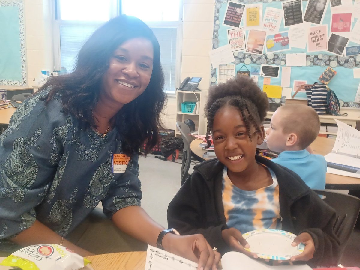 llnavis's tweet image. Today, my students engaged in a &quot;Portfolio Celebration&quot;.  They shared two years of growth with their family members.  I couldn&apos;t be more proud of this crew!!  🥰 #loopingrocks #datainformedinstruction #bestpractices