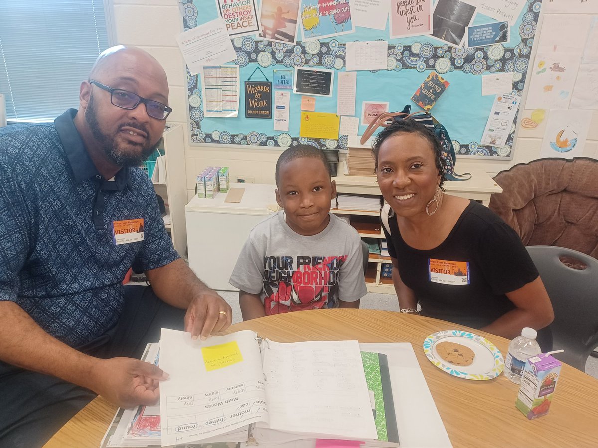 llnavis's tweet image. Today, my students engaged in a &quot;Portfolio Celebration&quot;.  They shared two years of growth with their family members.  I couldn&apos;t be more proud of this crew!!  🥰 #loopingrocks #datainformedinstruction #bestpractices