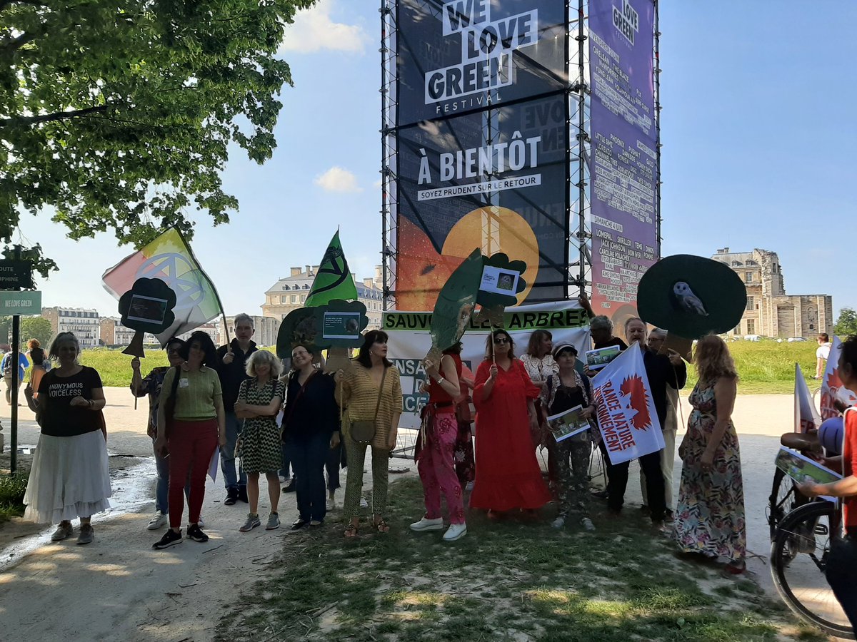 Oui nous étions là GNSA,  FNE,  Aux Arbres Citoyens,.Le12Ensemble,  Collectifs Sauvons le bois de Vincennes et Sauvons les Arbres Montreuil,  L214, le Parti Animaliste,  Pour Un Monde Fertile, Jardins du Ruisseau,  Jardins Suspendus.pour demander la delocalisation des festivals.