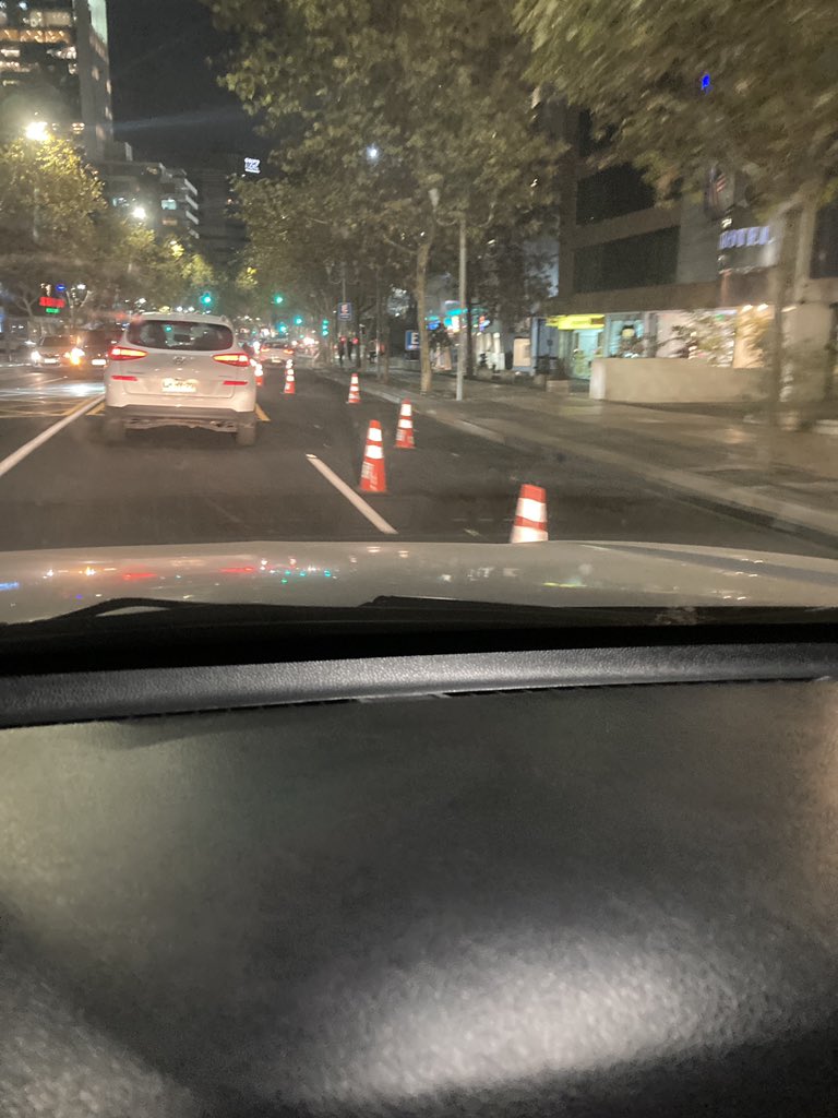 RodrigoArceBert's tweet photo. @Muni_LasCondes  30 minutos en 3 cuadras!! Cuál es el objetivo de esto? https://t.co/GhwF11HiYD