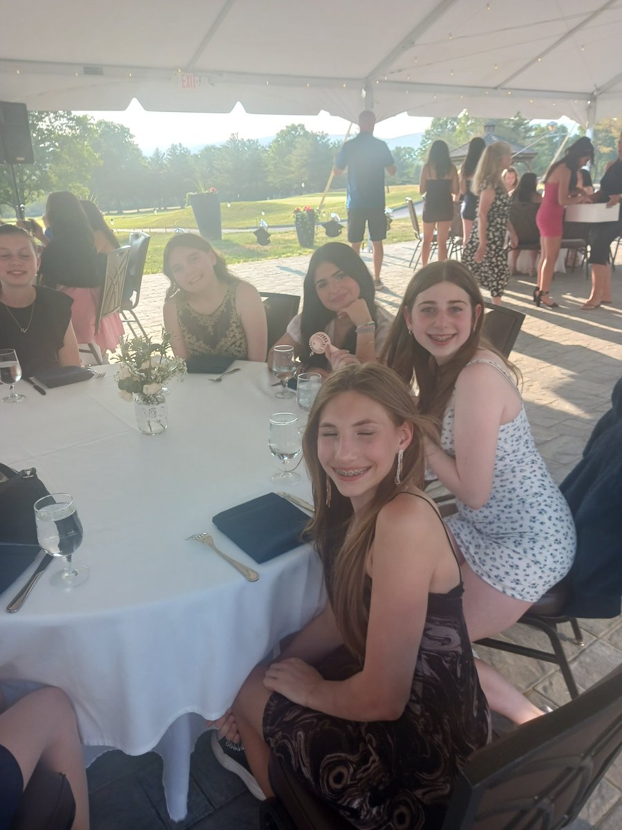 cpsbulldog's tweet photo. Let the ParTay begin!! 8th grade dinner dance #cpspride! https://t.co/fkofvGab9l