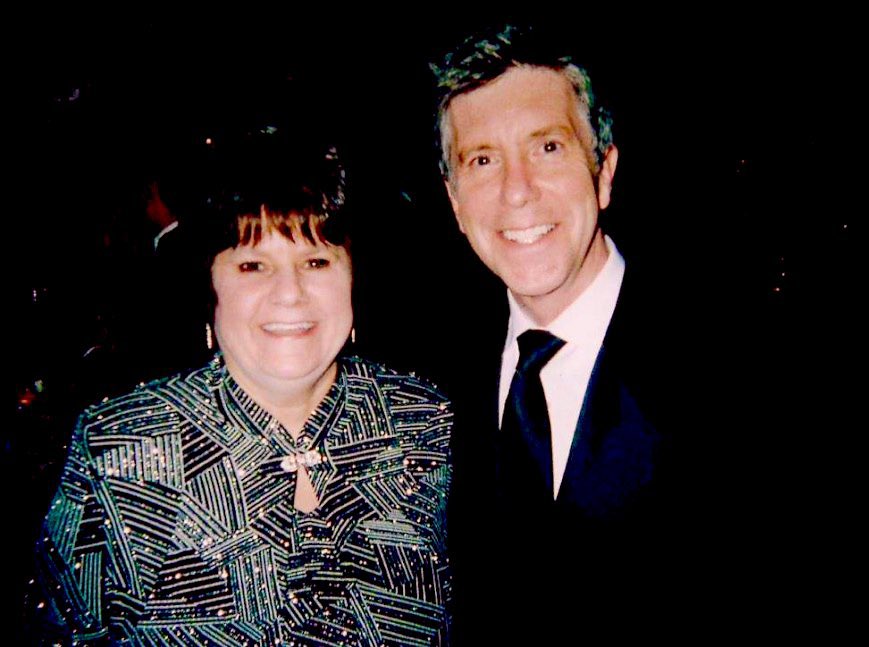 #TBT pic of Tom Bergeron with Mrs Cole at the 2008 @BroadcastersFDN Golden Mike gala dinner in NYC. It’s nice to know that this genuinely affable guy is feeling better! #Winner https://t.co/weNqTtyRGz https://t.co/61l0qdTu1Z