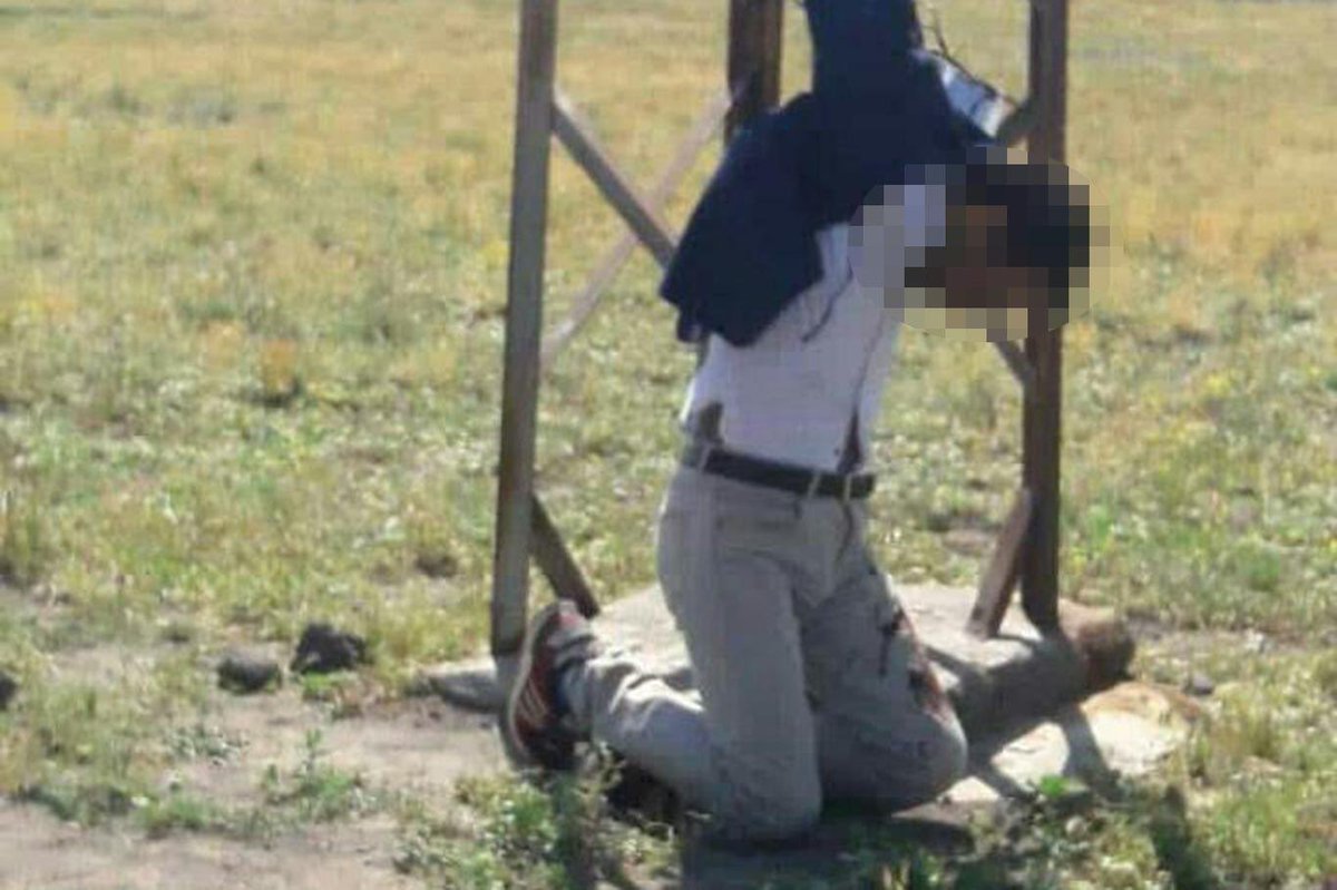 Mesela Canan kaftancıoğlu ‘’ PKK ‘nın kurucusuda olsa sakine cansız isimli kadının infaz edilmesi vicdani değil ‘’ demişti bu gün saatlerce Chp li sayfaları inceledim Ağrıda askere yemek verdiği için ensesinden PKK ‘lı teröristlerce sıkılarak infaz edilen bu vatandaş için tek bir