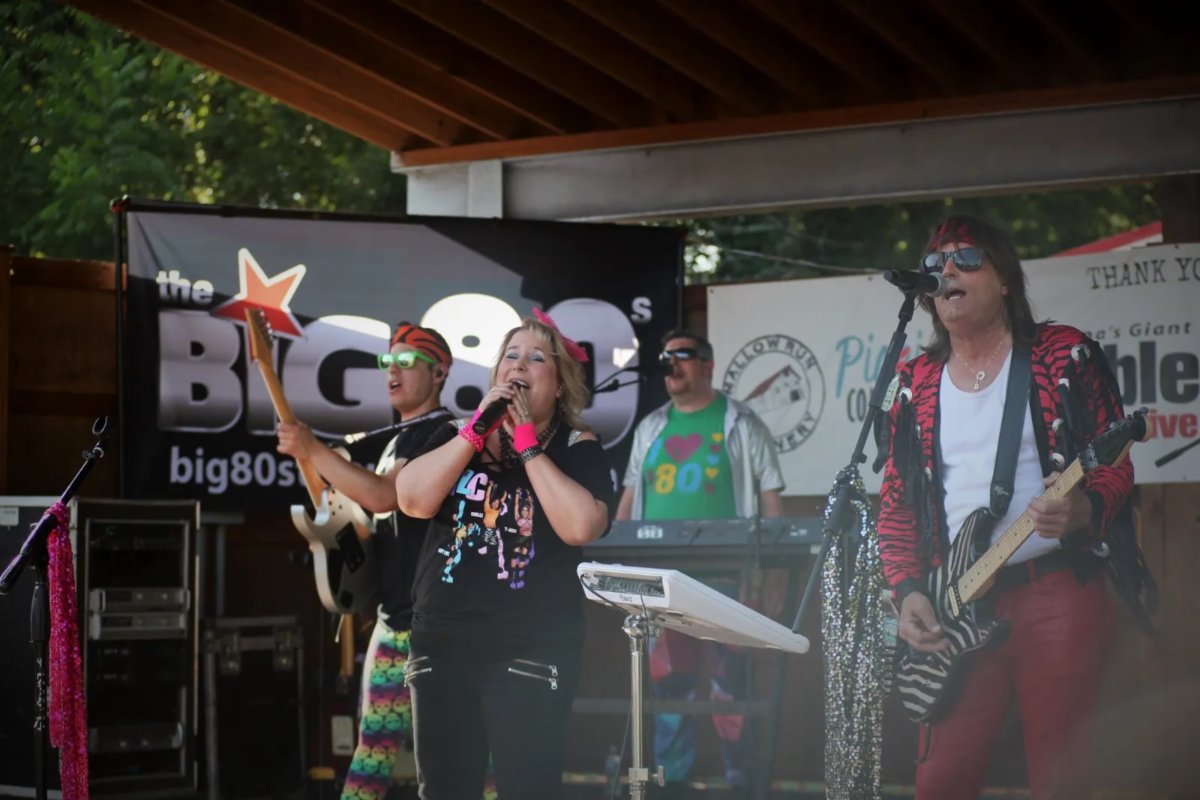 Are you ready to rock with The Big 80s on the lawn this weekend? 🤘

Celebrate Mallow Run Strawberry Festival in style with strawberry wine, strawberry shortcake, and more! Read all about it here: conta.cc/3WInCLF

#mallowrun #mallowrunwinery #StrawberryFestival