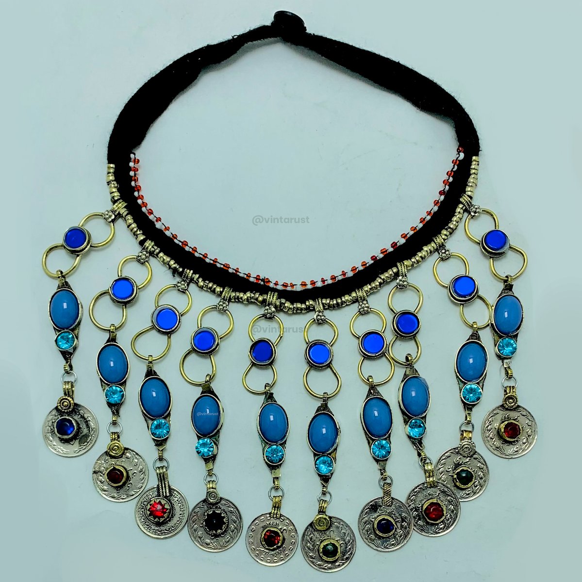 Tribal Dangling Coins Choker Necklace.

Shop Now:
buff.ly/3ORvZCD

#ethnicjewelry #turquoiselove #statementpiece #royalelegance #handcraftedgems #trendylook #fashionicon #vintarust #uniquestyle #coinschoker #coinnecklace #statementpiece #bohojewelry #trendyaccessories