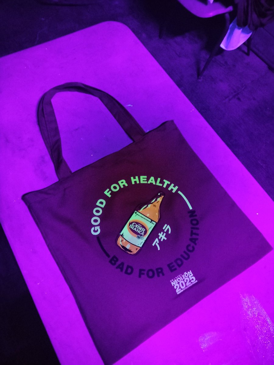 Loftcraftt's tweet image. Bolsas tote para @neoleon2025 en color rojo con impresión a 3 tintas con efecto flúorescente 🐙⚡
#serigrafia #screenprint #screenprinted #screenprinting #neoleon #neoleon2025 #NuevoLeon #totebag #totebags #purse #bolso #caguama #beer #akira #otomo #Japanese #streetwear #kanjis