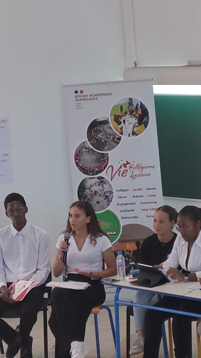 Libel89485800's tweet image. Les VP CVL  les "CAVL" étaient en séminaire sur la thématique "l'engagement sous toutes les coutures". Lors des conférences &amp;amp; ateliers, ils ont abordé les formes d'engagement avec la #DRAJES, la DRAREIC,#bwalansan, #dmj, #soroptimist &amp;amp; tous les autres partenaires. Bravo et merci!