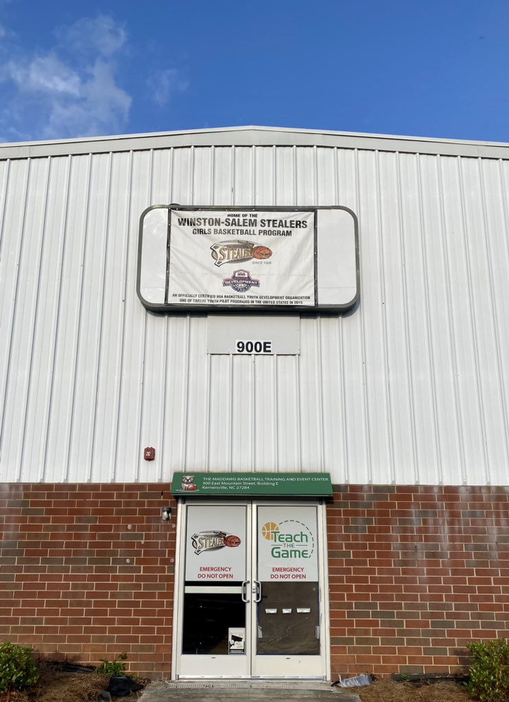 New @WSSTEALERS Banner hung at The Maddawg Center.

#GOSTEALERS!!!