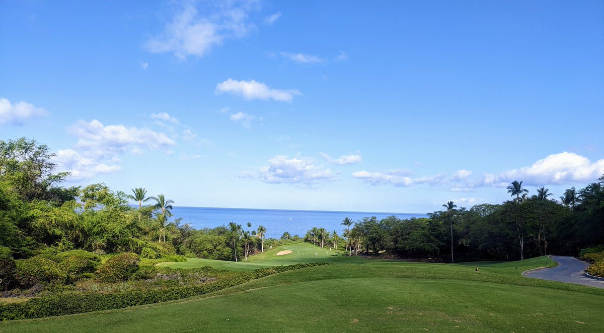 One of the best views in Maui!
#golfer #Hawaii #weekendgolfer