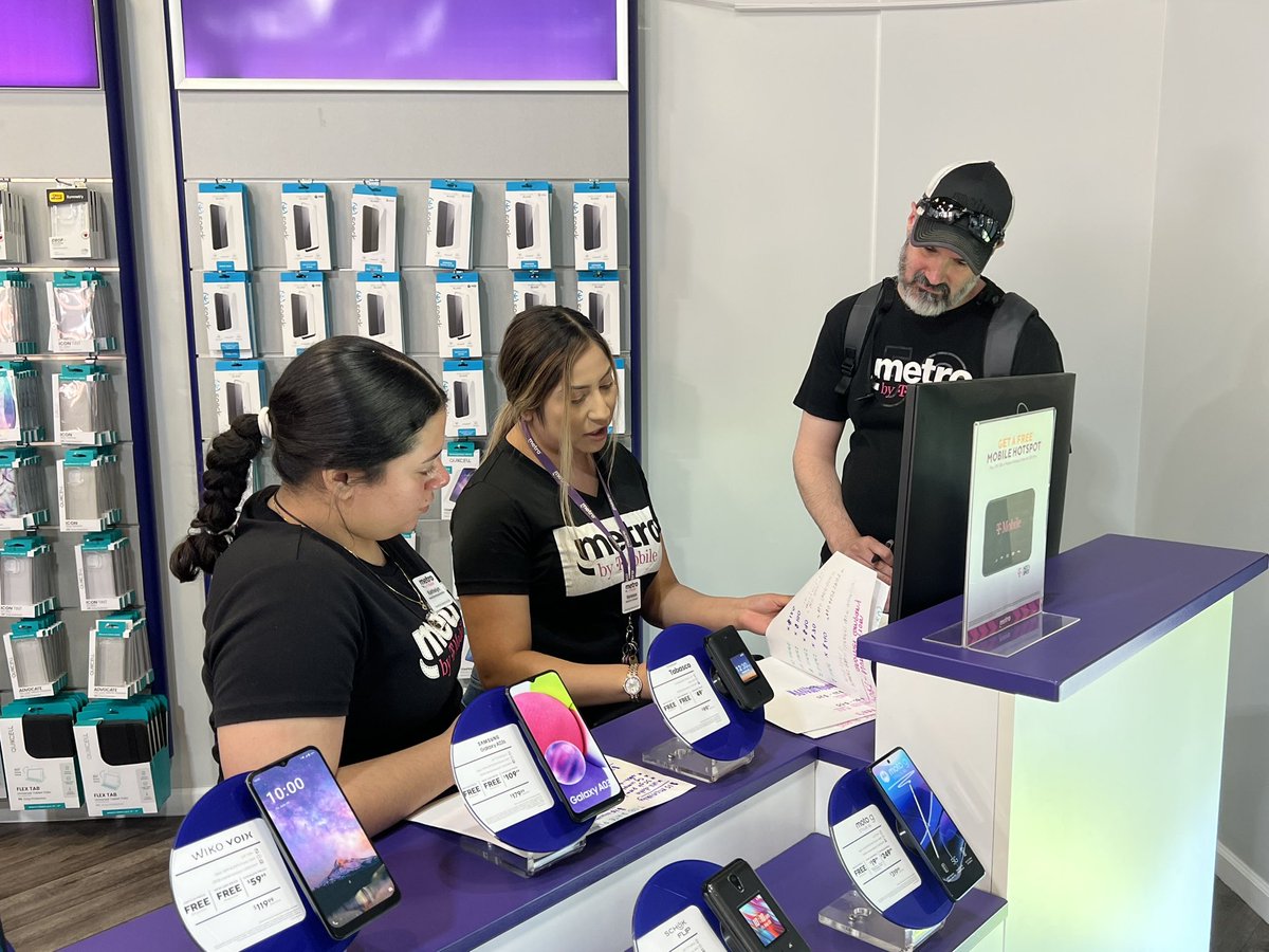 JamesLeeWW's tweet image. Great seeing @RinehartTony in action!  Owning the field relationship and focusing on behaviors!  Uncovering gold nuggets of wisdom thru the #InteractionModel and game-changer trainings.