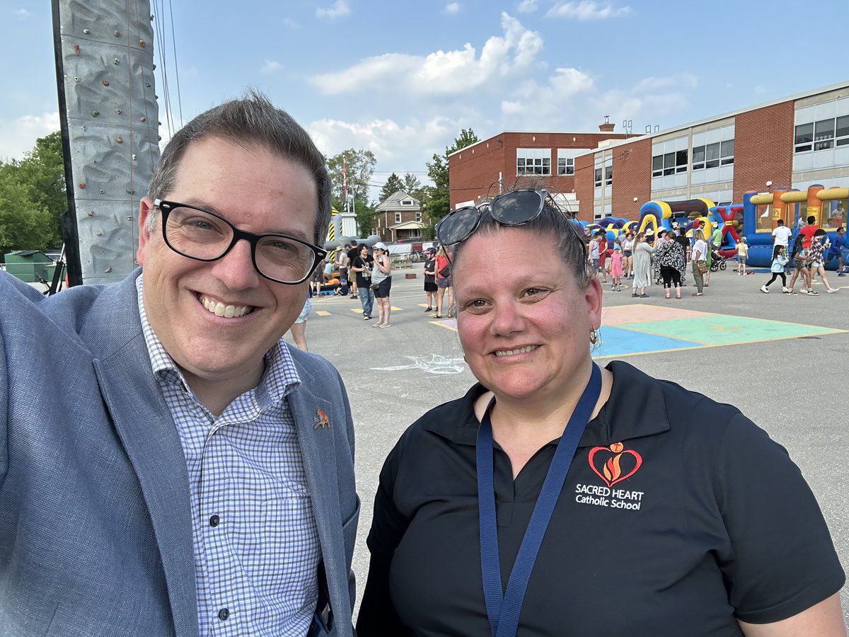 CamGuthrie's tweet image. Hanging with the @HSFlames tonight! Get over there #Guelph to help their fundraising efforts for a new playground! Lots of family fun! Nice to see @GWLocImmPar there! @WellingtonCath