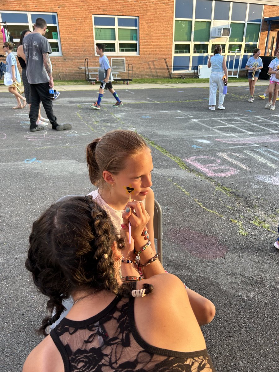 ⁦<a href="/ARKknights1/">Russell Knight ES</a>⁩ Night of Knights face painting, scavenger hunts, Kona and food trucks.