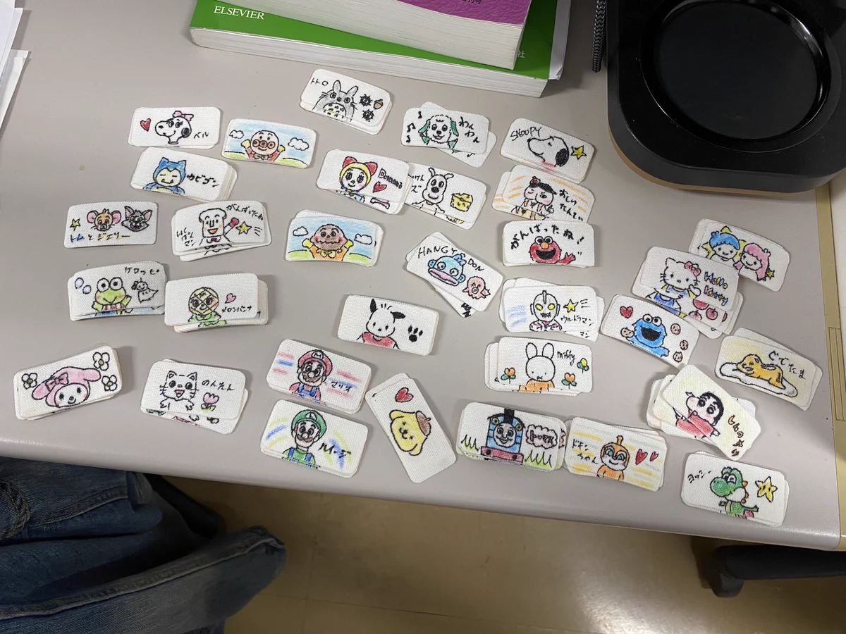 研修医の小児科ローテ最終日！イラストを描いた点滴固定用のテープを大量に寄付！