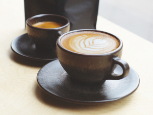 facoffee_bot's tweet photo. 【在庫限り】【KAFFEEFORM./カフェフォルム】カプチーノ カップ&ソーサー
「コーヒー抽出かす」で作られたサスティナブルなカップ&ソーサー
https://t.co/K8vMBPEEtM
#KAFFEEFORM #カフェフォルム #カップ #コーヒー #Coffee #喫茶店 #コーヒーカップ https://t.co/ywvghIjWv6