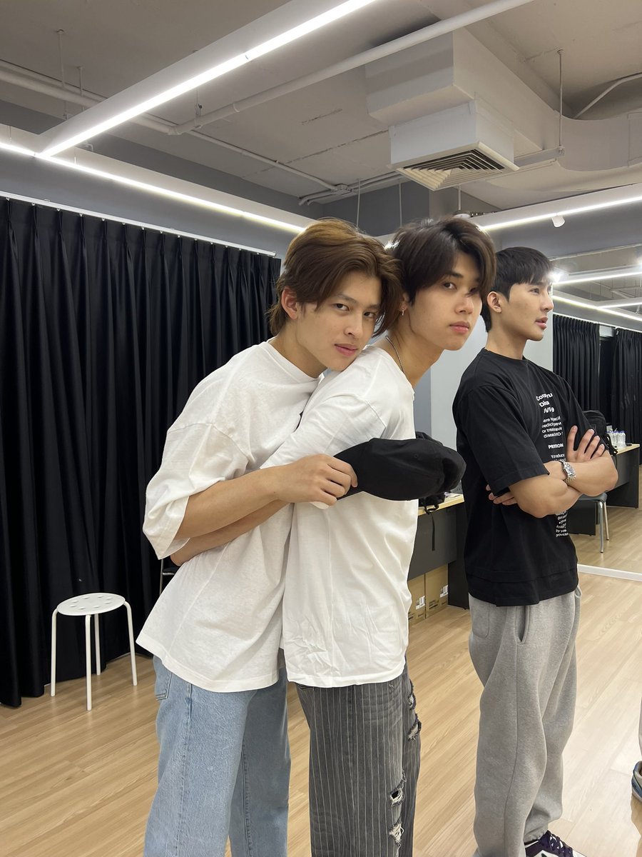 phuwintang tweet media