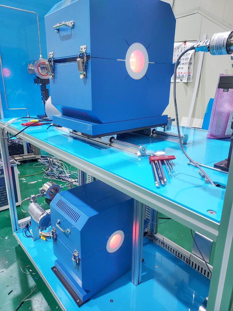 Final stages of assembly and testing of this planarGROW-2S/2S dual-tube #CVD system for #graphene, h-BN, and #TMDs that will soon be bound for CSIRO in Australia.🇦🇺🇦🇺It’s always nice to see a system come together.🔬🔬 #nanotechnology #2dmaterials #2dresearch #materialsscience