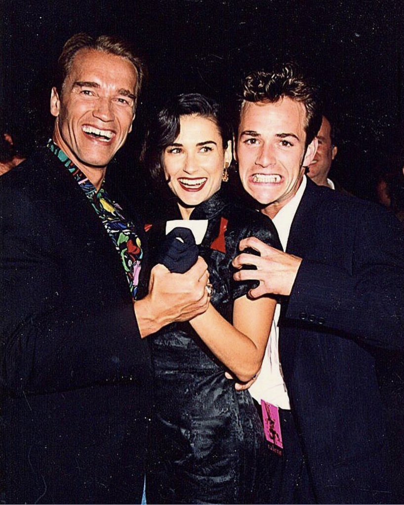 Arnold Schwarzenegger, Demi Moore & Luke Perry.
MTV movie Awards 1992. 
#arnoldschwarzenegger #arnold #schwarzenegger #arnie #terminator2 #demimoore #demi #lukeperry #mtvmovieawards #stars #hollywood #actors #acteurs #event #awards  #annees90 #90s #90smovies #90sstyle #90sfashion