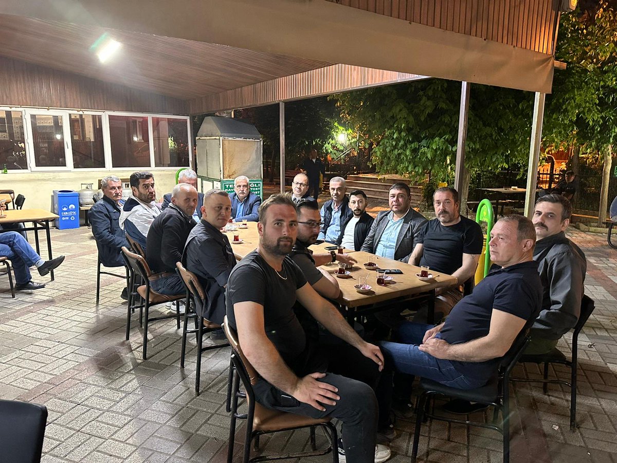 MHPOsmangazi16's tweet photo. Milliyetçi Hareket Partisi Osmangazi İlçe Teşkilatı olarak  Sn.Korkut Aktaş ve Sn.Suat Ermiş ile birlikte Aksungur Mahalle Muhtarı Sn.Recep İlhan ve Mahalle  ziyaretimiz. @mckalkanci @niyazicakir16 https://t.co/j5y8iBDAqf