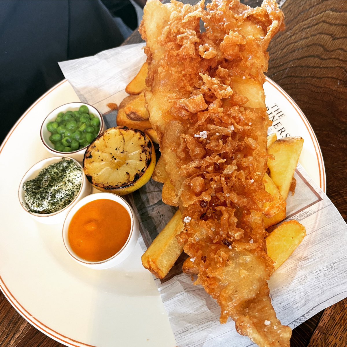 ~ National Fish & Chip Day ~ 

Where have you eaten the best fish & chips? Locally, whilst on holiday or in your own home?

Have to say this plate of scrumptiousness was demolished @marinersinrock in Rock, Wadebridge.
#nationalfishandchipday #fishandchips #fishandchipsfriday