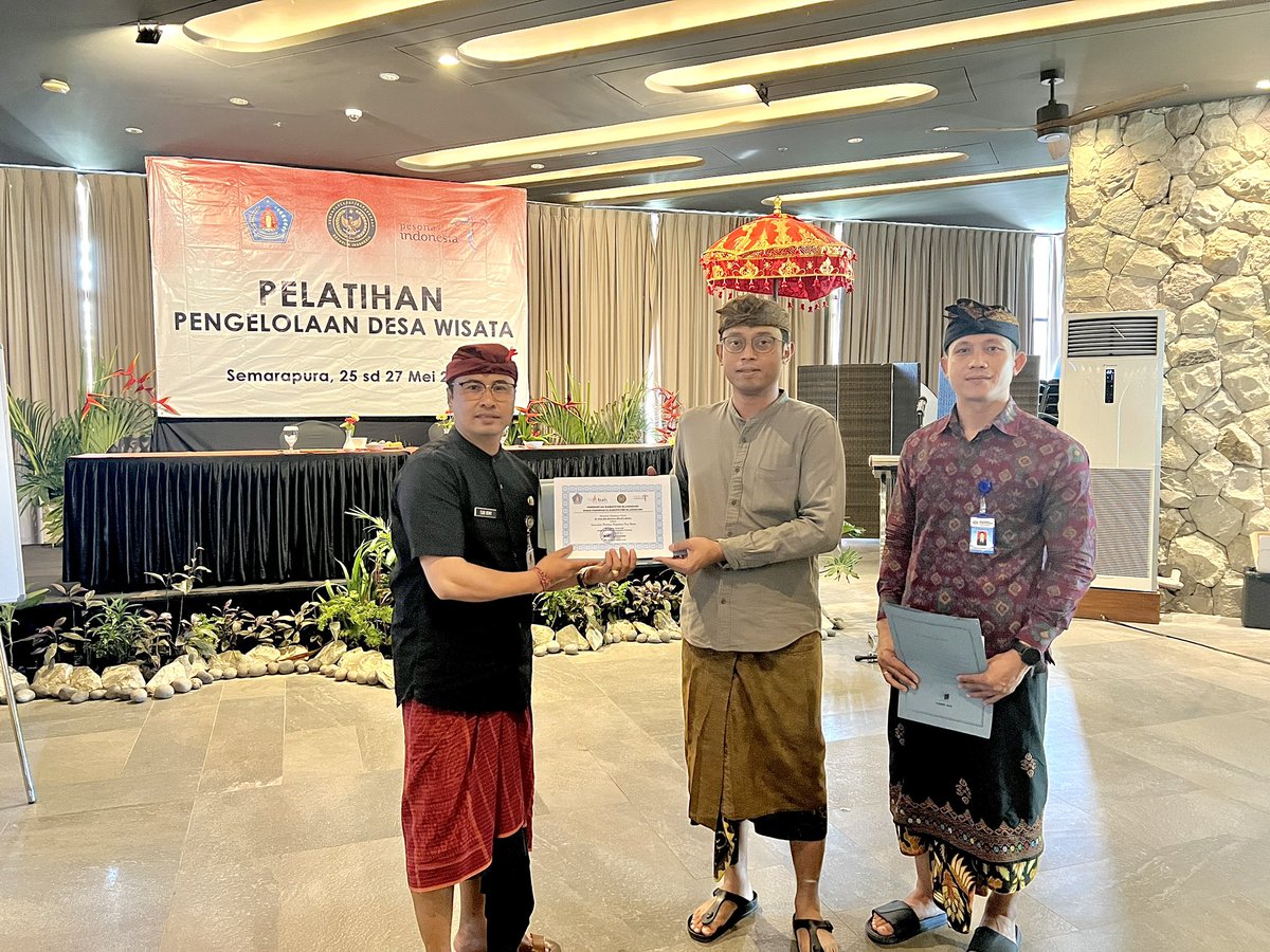ekawirawan's tweet photo. 25.05.23 Diberikan kesempatan untuk belajar ngamen https://t.co/T4AK4ngv1Z