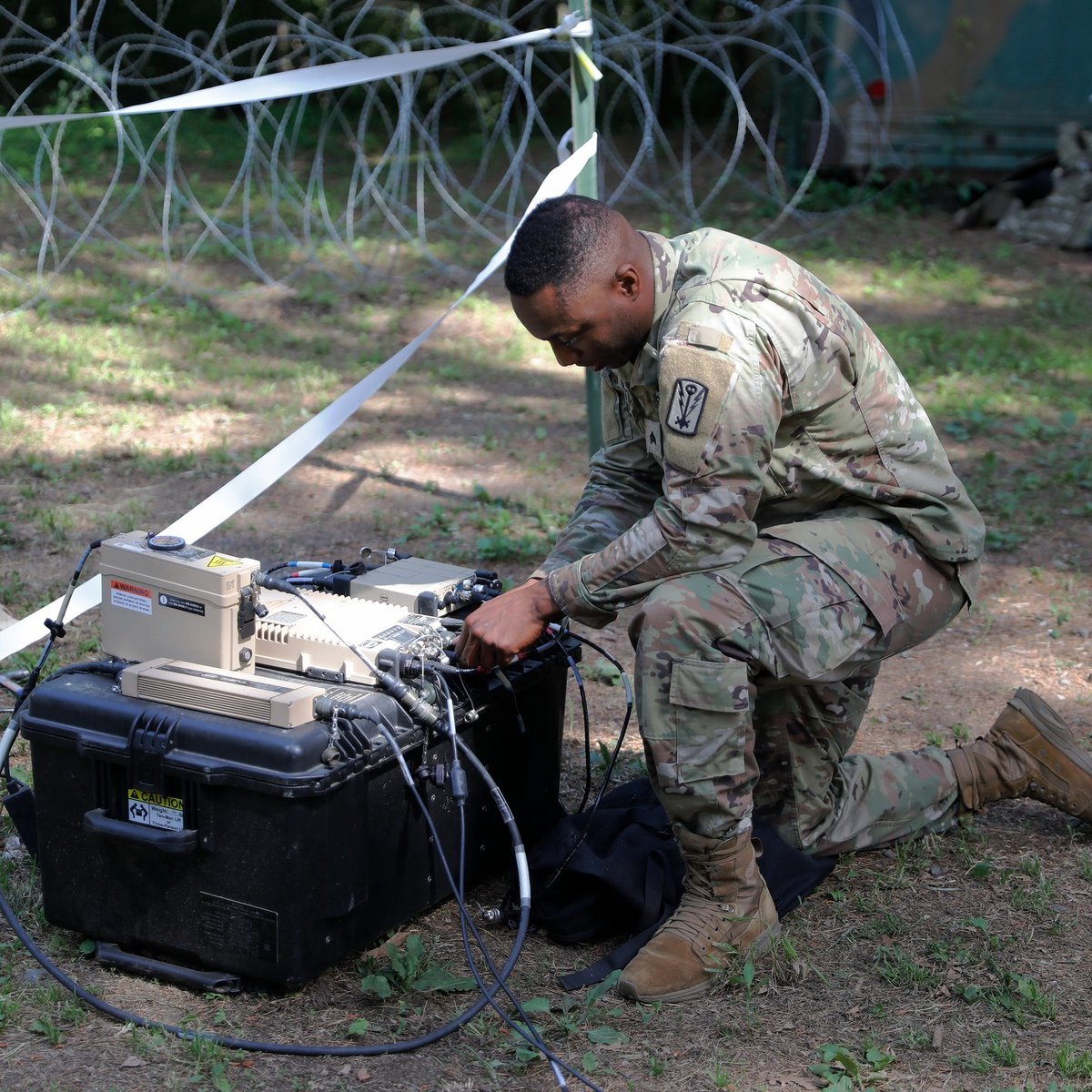 EighthArmyKorea's tweet image. U.S. and Korean Augmentation to the U.S. Army (#KATUSA) Soldiers in the Headquarters and Headquarters Company, 501st Military Intelligence Brigade conducted a training exercise recently in #Pyeongtaek to hone their Soldier skills.
#ArmyReadiness