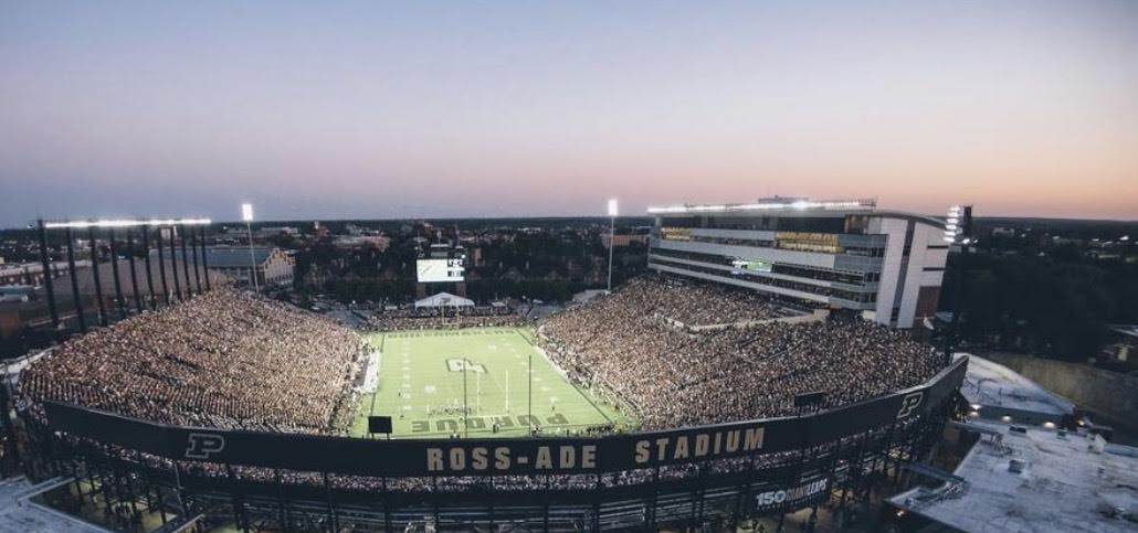 AGTG... After a great conversation with @CoachCarterPur I am honored to receive my first D1 scholarship offer from The University of Purdue⚫️🟡@SWiltfong247 <a href="/CoachTBarr/">#BESTAVAILABLE</a> <a href="/NCEC_Recruiting/">NPA</a> <a href="/supermax100_/">Super Max 100</a> <a href="/NatlPlaymkrsAca/">NatlPlaymkersAcademy</a> <a href="/CedrickWilson13/">Cedrick Wilson</a> <a href="/BallHawkU/">BallHawkU 🏈🦅</a> <a href="/EnsworthFB/">Ensworth Football</a> <a href="/CoachRocBatten/">Roc Batten</a>