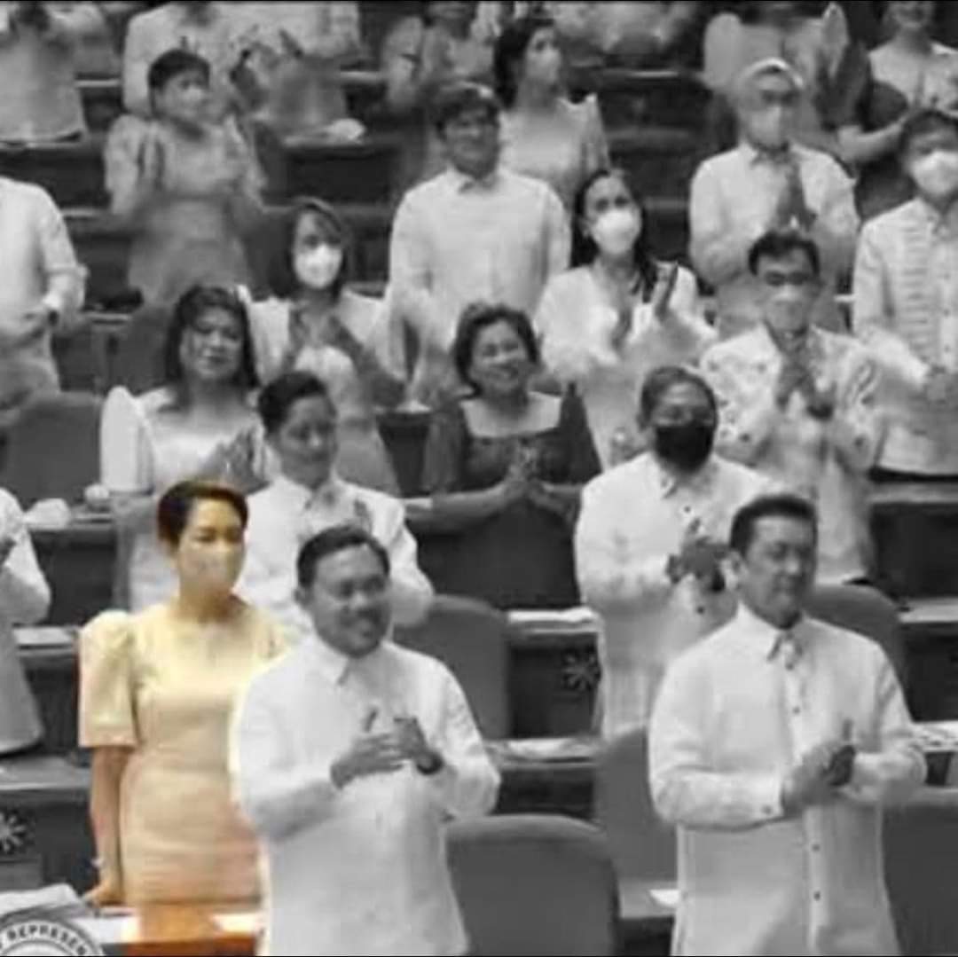 In Congress where there are many greedy yes-men, there is one brave & principled senator who always stands up for the Filipino people. Salamat po at mabuhay, Sen. Risa Hontiveros.
#NoToMaharlikaFund 
ctto