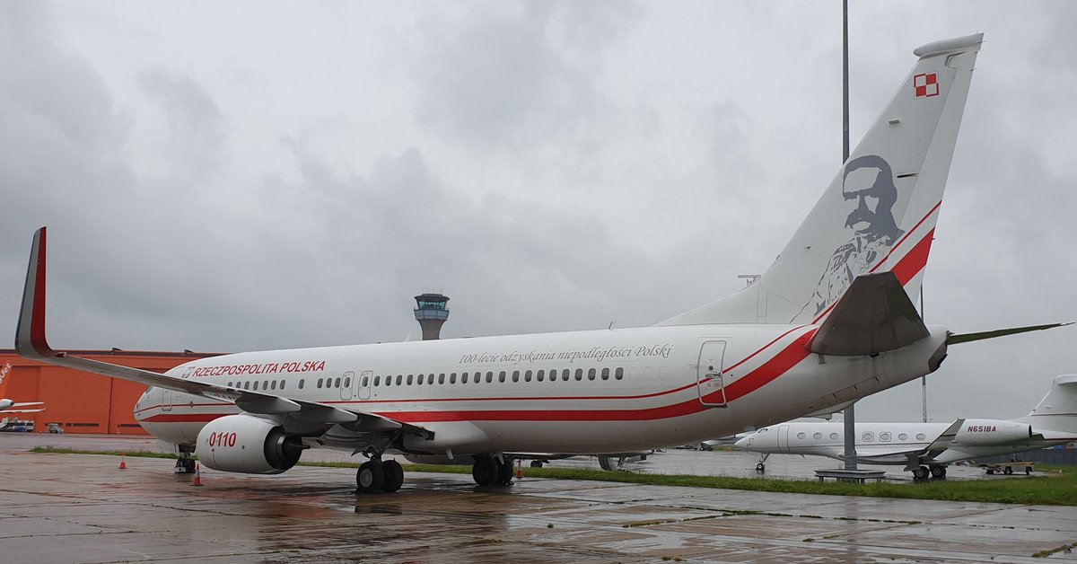 @jasonlanesplanes Polish Air Force Boeing 737-86X/W 0110 Luton Airport 6-5-2023