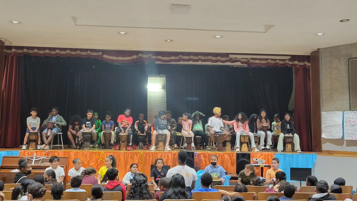 PS179BX's tweet photo. Students at PS 179 in partnership with Alvin Ailey performed their Spring Residency for parents and peers. @Csd7Bx @DrRPadilla https://t.co/nDV307zW8f
