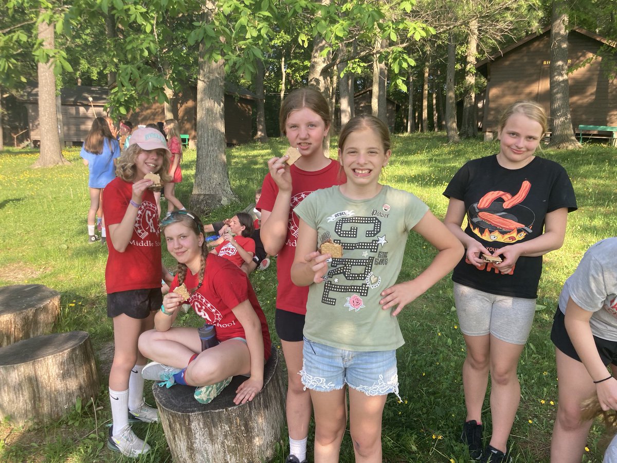 team_seneca's tweet photo. S’mores! 🔥 @CMS_Braves @BravesSupt https://t.co/I55VjgZCPe