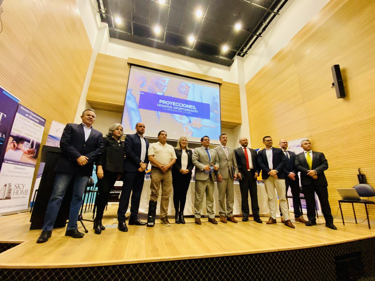 cam_cuenca's tweet photo. Presentes en el Congreso Inmobiliario “InmoTRENDS 2023”, evento que reúne a gran parte de la Industria Inmobiliaria del país.

La idea es generar una muestra de verdadera cultura inmobiliaria y que nuestro país sea destino de inversión y oportunidades. 

#camcuenca #bienesraices https://t.co/l7pn4wyrpt