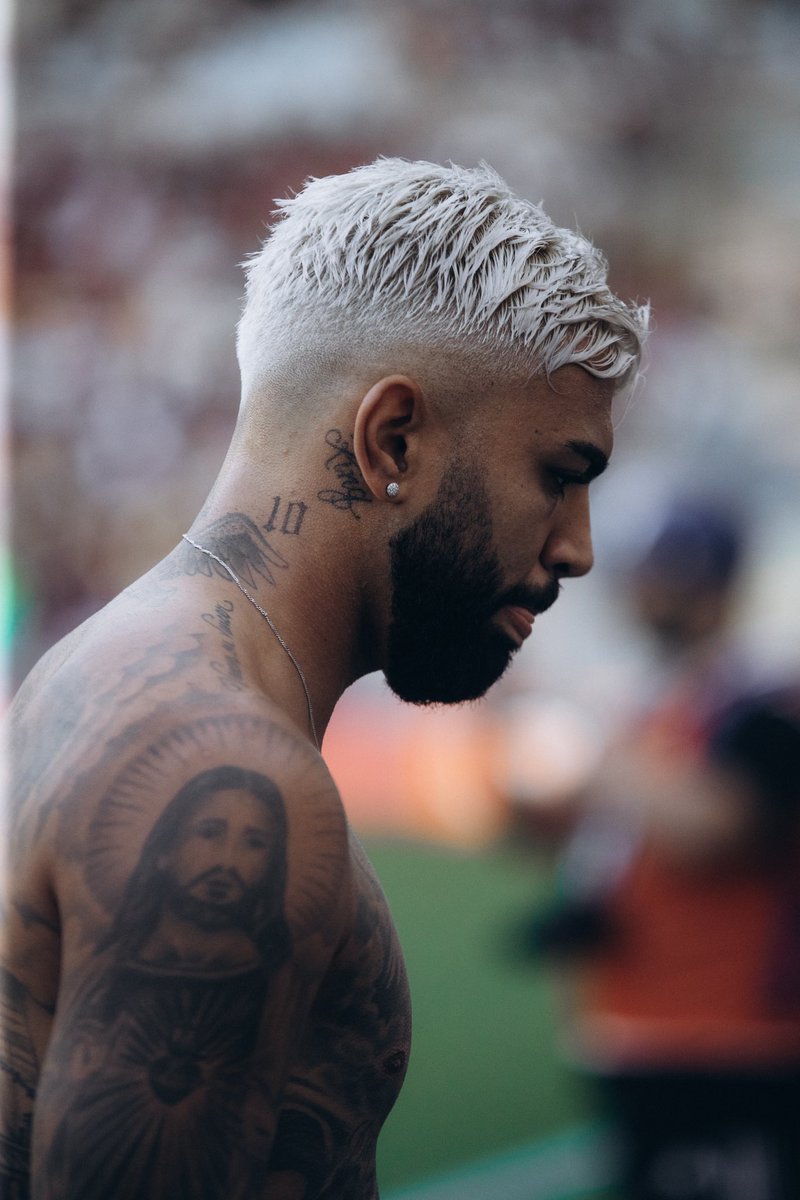 essa foto desse homem é PERFEITA