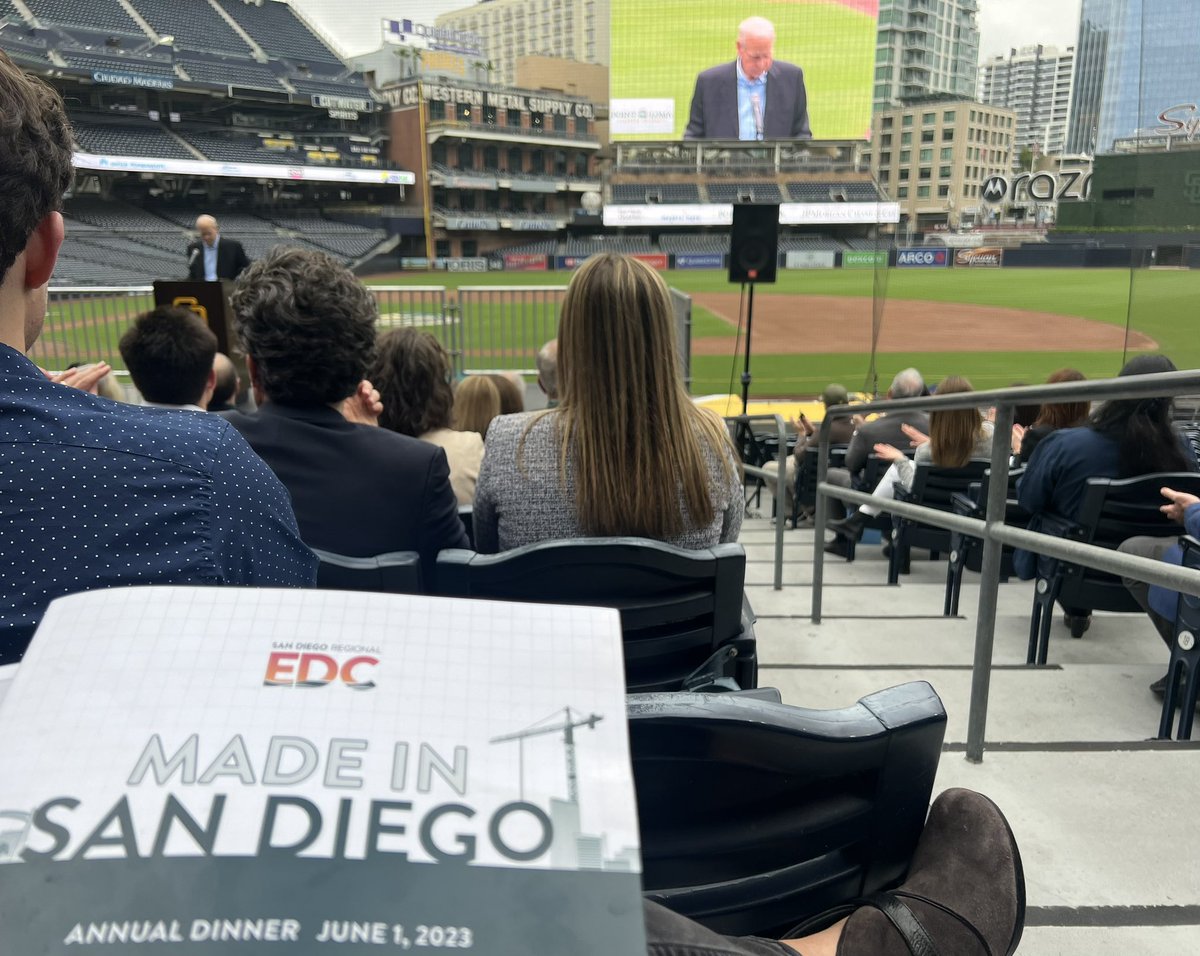 Ckgoodman's tweet image. @PLNU Dr. Bob Brower kicking off @SDRegionalEDC Annual Dinner! #madeinsandiego @PetcoPark