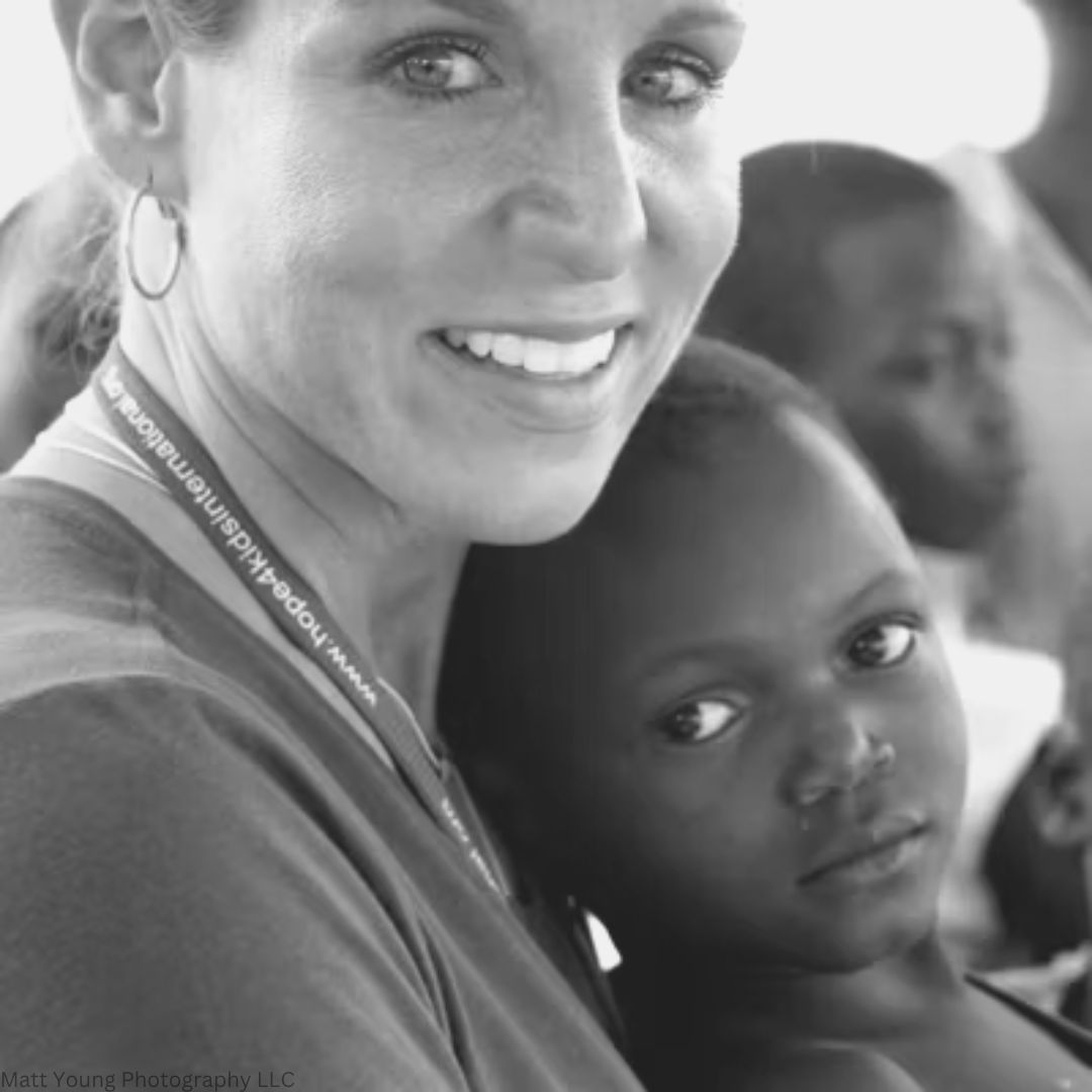 findingarizona's tweet photo. On our episode with Hope For Kids, we speak with their Vice President of International Development, Angie Simon. Her passion speaks volumes in this episode.
#interview #podcasting #podcaster #phoenix #phoenixlocal #nonprofit #hope4kids #international #h4ki https://t.co/HsqwFVVhFp