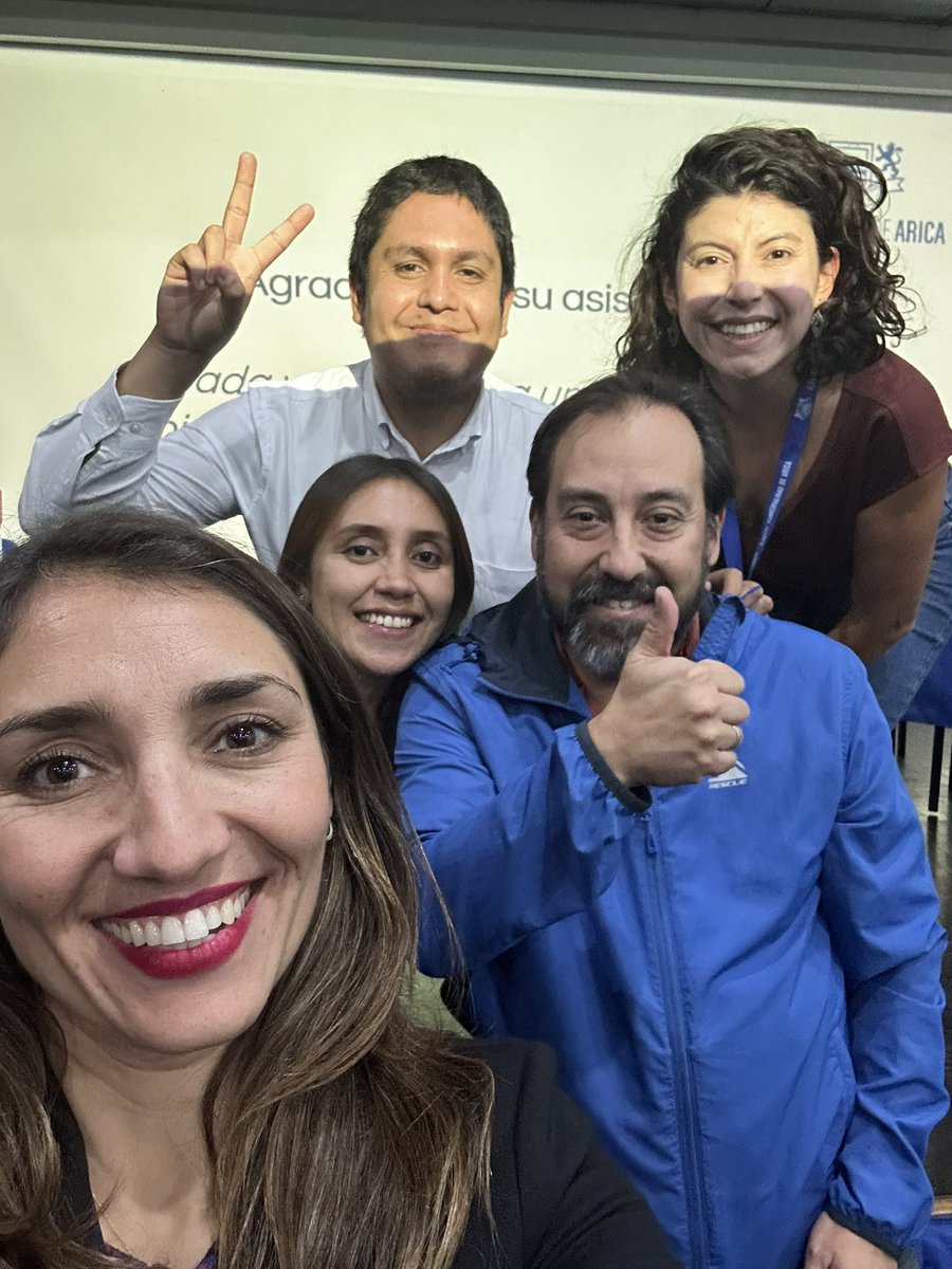 Pris_Aguilera's tweet photo. Hoy participamos en el panel del conversatorio sobre movilidad sostenible junto al Seremi @MTTArica @pablomaturana y @CicloArica,  organizado por la  @MuniArica 🚲💪🏼 https://t.co/GJuvd3hiEU