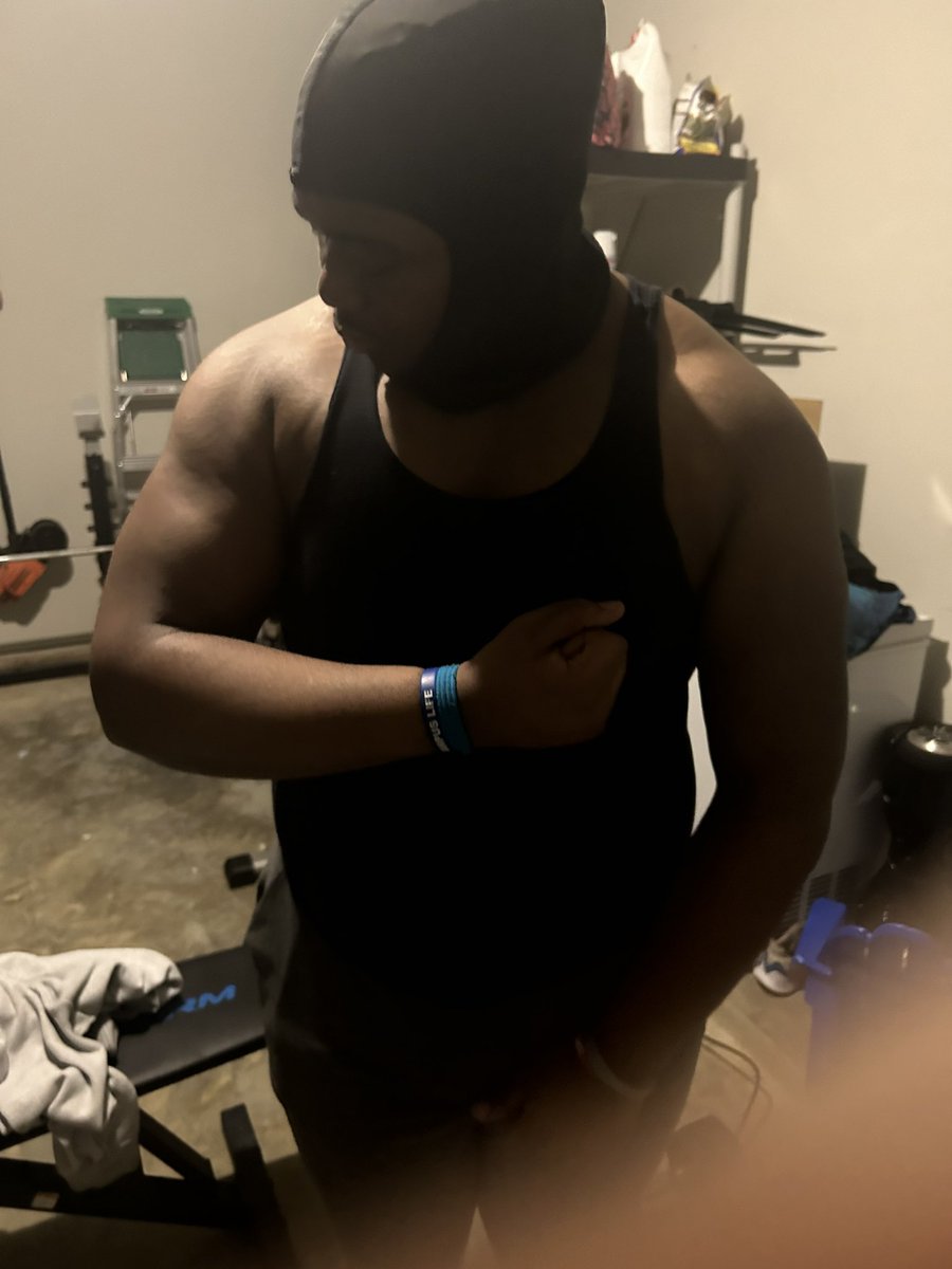 Andrew_Jones95's tweet photo. I’m back and lock in 6’2 -297😈 https://t.co/lAZavfZsqv