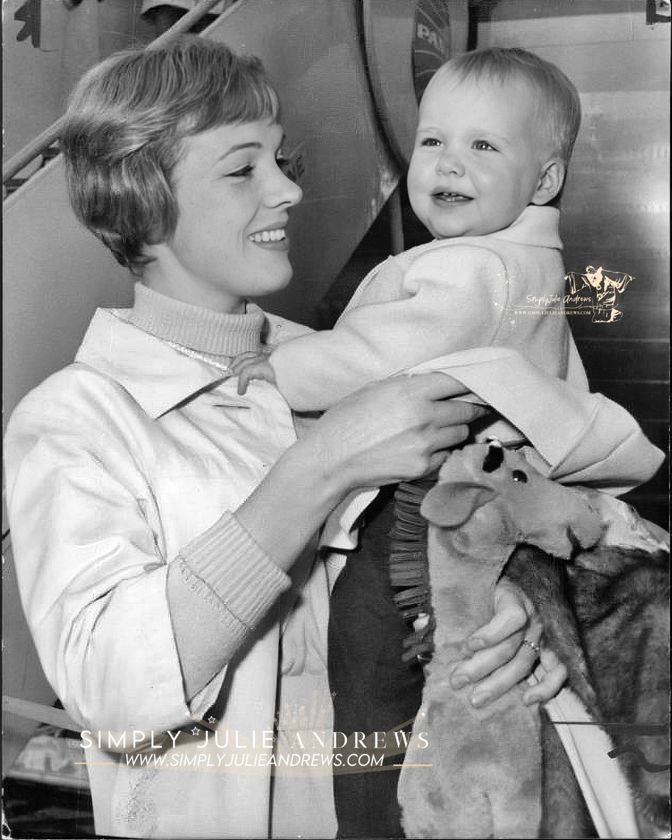 Julie with daughter Emma

#JulieAndrews