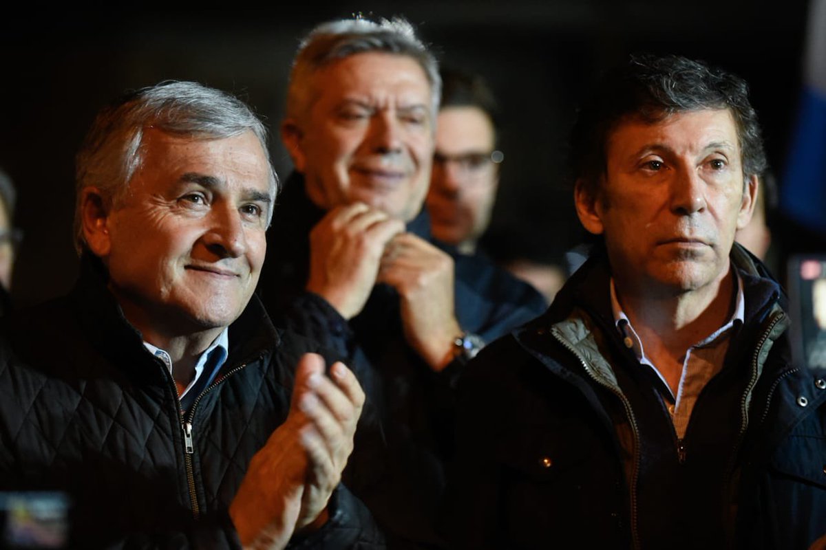 Con <a href="/GerardoMorales/">Gerardo Morales</a> y vecinos de la zona acompañamos a Horacio Rodríguez en una recorrida por la hermosa ciudad de Navarro e inauguramos un nuevo comité de Juntos.

El radicalismo tiene las herramientas que la provincia necesita para devolver crecimiento, progreso y desarrollo a