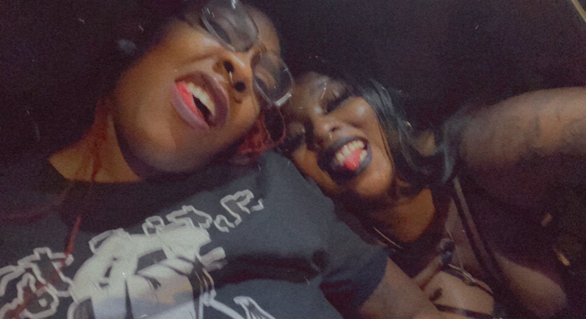 KillswitchBunny's tweet photo. Locked in. Tight like a bootyhole with @I_amSyre 🤞🏿💕

#kinky #kinkincolor #dommeandsub #perfectduo https://t.co/ifzOwsaRhY