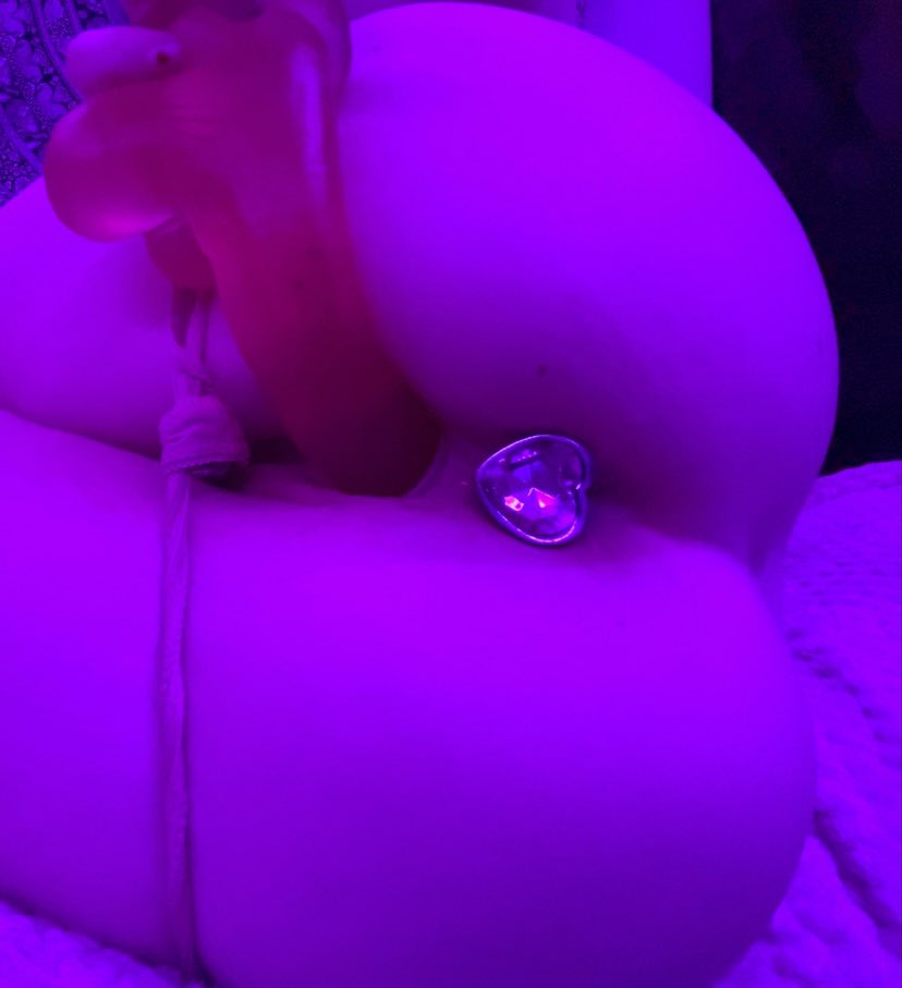 studipwhore's tweet photo. new pinned!
˖⁺‧₊˚ #nsfwtwt ˚₊‧⁺˖

𖦹 18+ MDNI
✮ unsolicited pics = block
♎︎ 8teen | sept 27th
𖤓 faceless (4 now…)
✿ switch | soft &amp; hard kinks
☾ pan | ambiamorous | any prns
☠︎︎ tips are rewarded &amp; appreciated!
˙ᵕ˙ selling content (dm 4 menu)

♡ + ↻ 4 mutuals! https://t.co/G4FNNxhj3o
