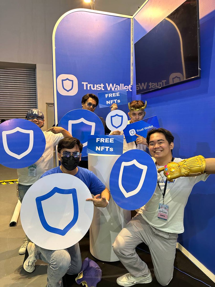 TrustWallet_Fil's tweet photo. Cosplay meets crypto at #CONQuest2023! Hanapin ang mga #TrustWallet super heroes 🦸‍♂️ para sa iyong libreng NFT! 🎉

Brought to you by Trust Wallet:
🛡️ Easy to use
🛡️ Secure
🛡️ Dev tools for Web3 partners

#TrustWalletAssemble https://t.co/buknIeWYHQ