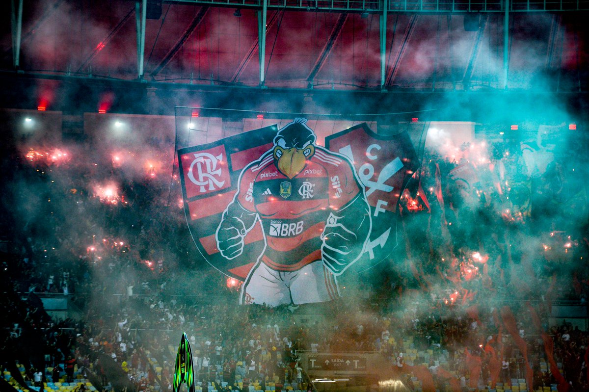 Flamengo's tweet image. 𝗖𝗟𝗨𝗕𝗘 𝗗𝗘 𝗥𝗘𝗚𝗔𝗧𝗔𝗦 𝗗𝗢 𝗙𝗟𝗔𝗠𝗘𝗡𝗚𝗢

📸 Marcelo Cortes / CRF