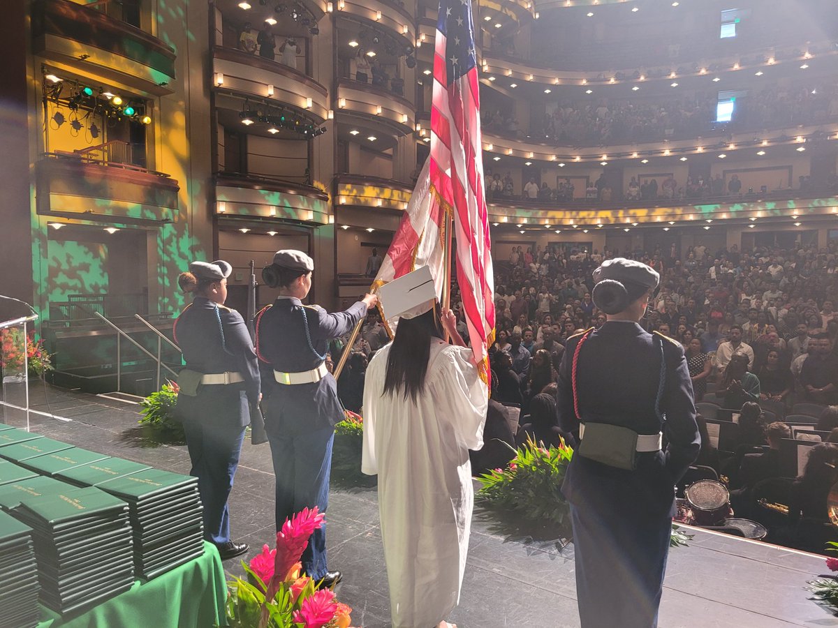 AlayonSally's tweet image. Congratulations to the @MJSeniorHigh Class of 2023! Go Generals! #MDCPSGrad @MDCPSCentral