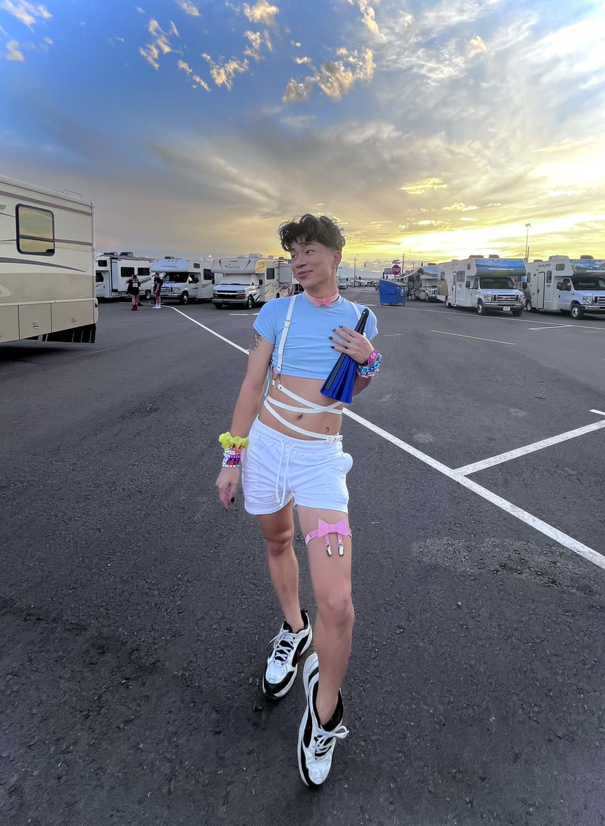 Andy Phu on Twitter: "SanriHOE 💙"