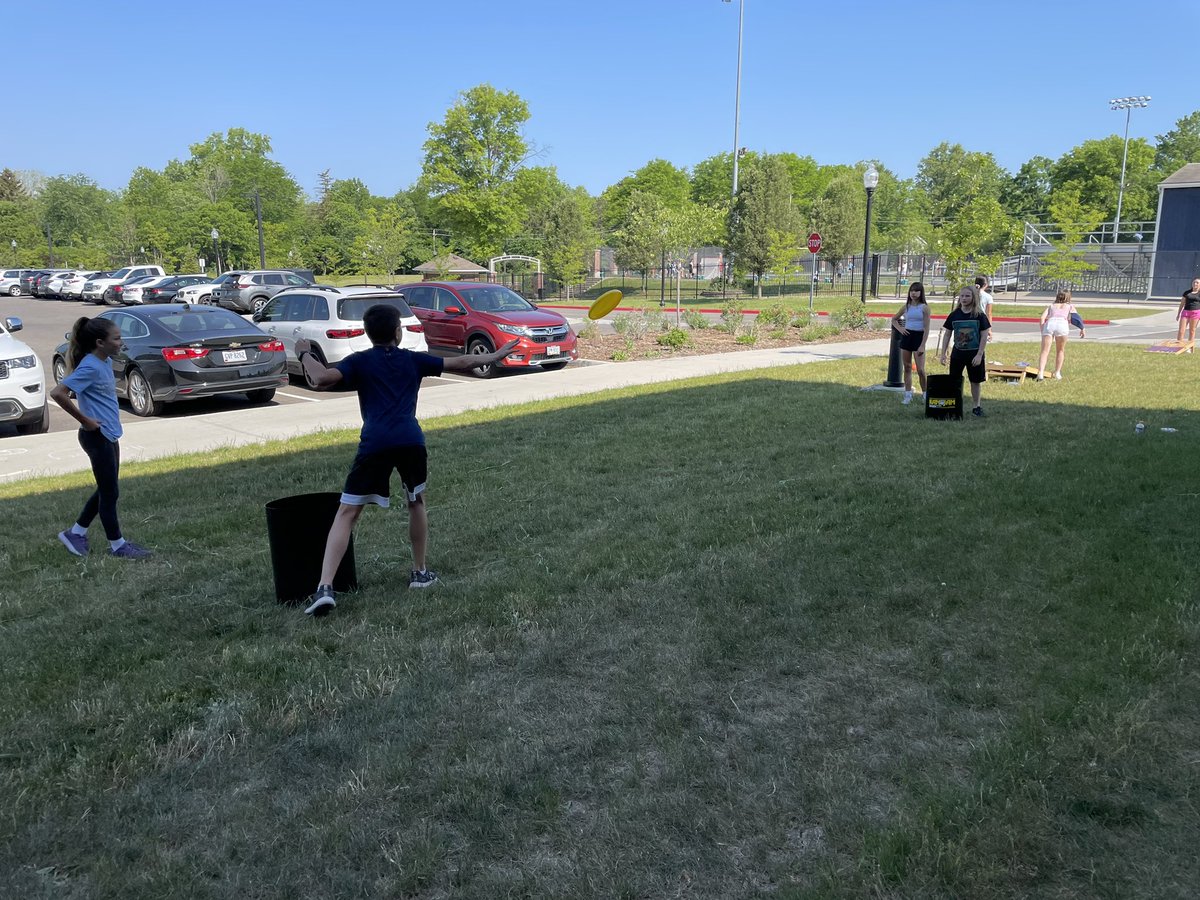 MrsDavisLA's tweet photo. Many memories made on the last day! We look forward to seeing you all again as 8th graders next year. Enjoy your summer 7 Trailblazers☀️! https://t.co/uKvhWBvCNa